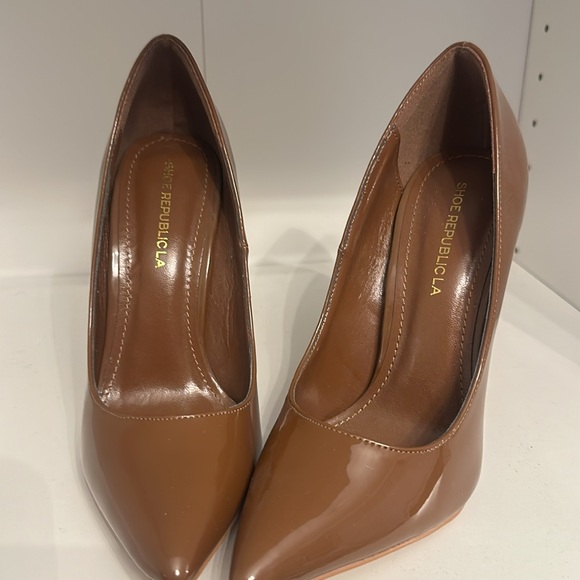 Heels 🤎 - Picture 2 of 4